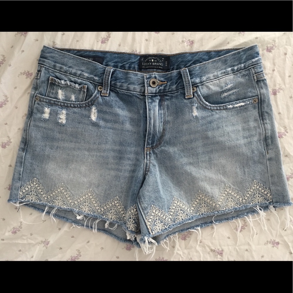 Lucky Brand cut off short size 6 (28)